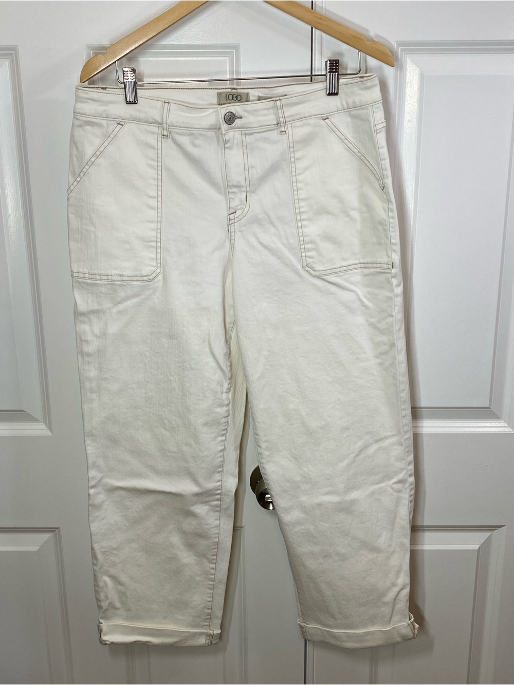 LOGO by Lori Goldstein Off-White Boyfriend Crop Jeans size 14